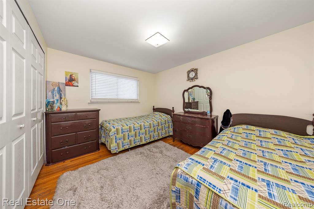 4275 NICKOLAS Drive, Sterling Heights, MI 48310 — Photo 24