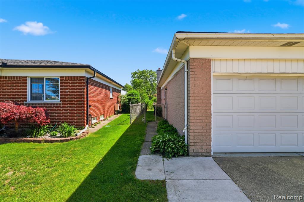 3418 Winterfield Drive, Warren, MI 48092 — Photo 3