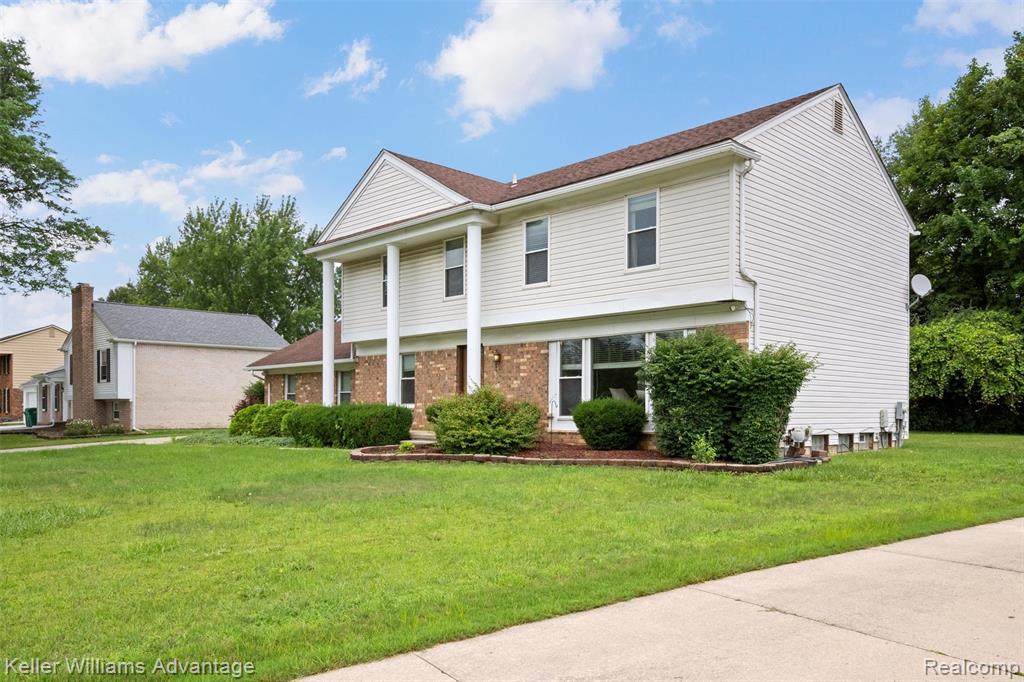 5016 Patrick Road, West Bloomfield, MI — Photo 3