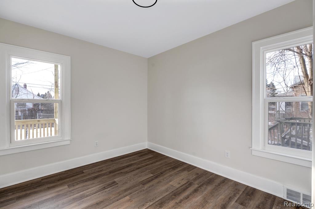 5775 HOLCOMB Street, Detroit, MI 48213 — Photo 11