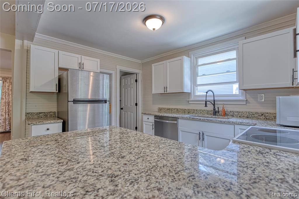 4258 Seeden Street, Waterford, MI 48329 — Photo 15
