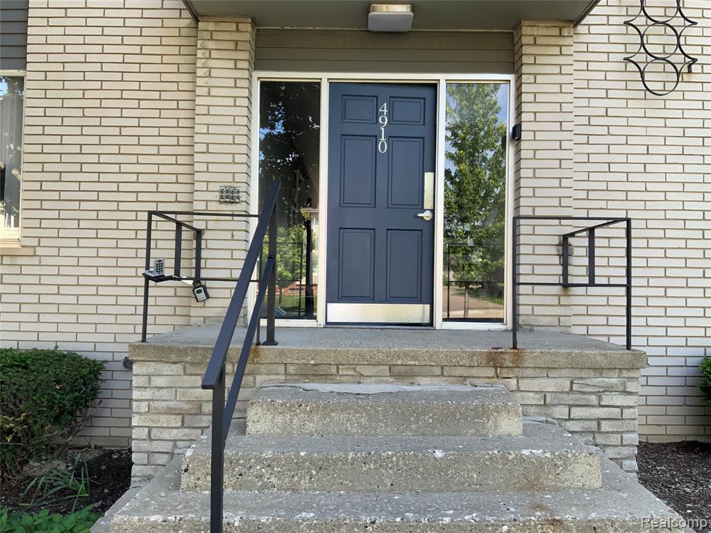 4910 Briarwood Avenue, Royal Oak, MI 48073 — Photo 3