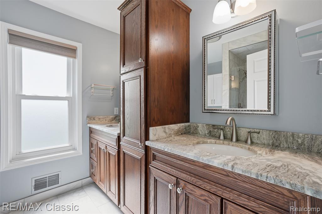 5500 Irene Boulevard, White Lake, MI 48383 — Photo 29