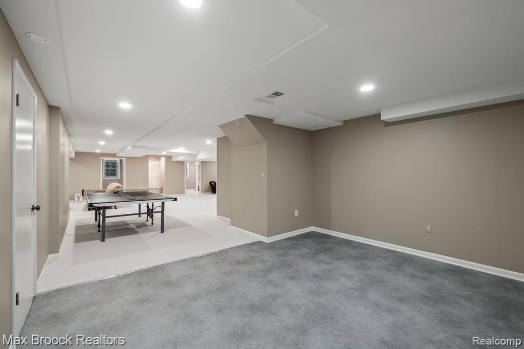 6082 N Shore Drive, West Bloomfield, MI 48324 — Photo 27