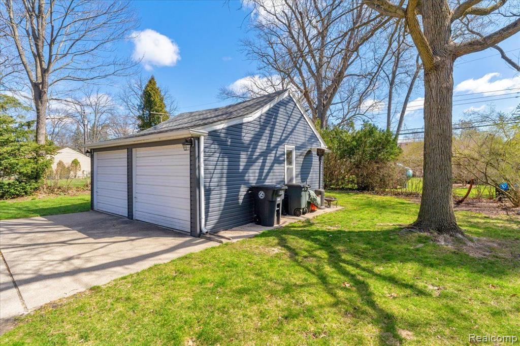 9806 BERWICK Street, Livonia, MI 48150 — Photo 7