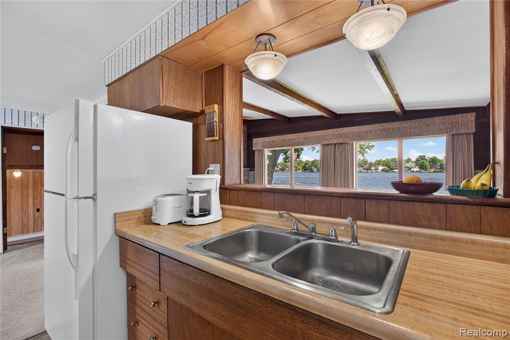 91 Crescent Avenue, Lake Orion, MI 48362 — Photo 10