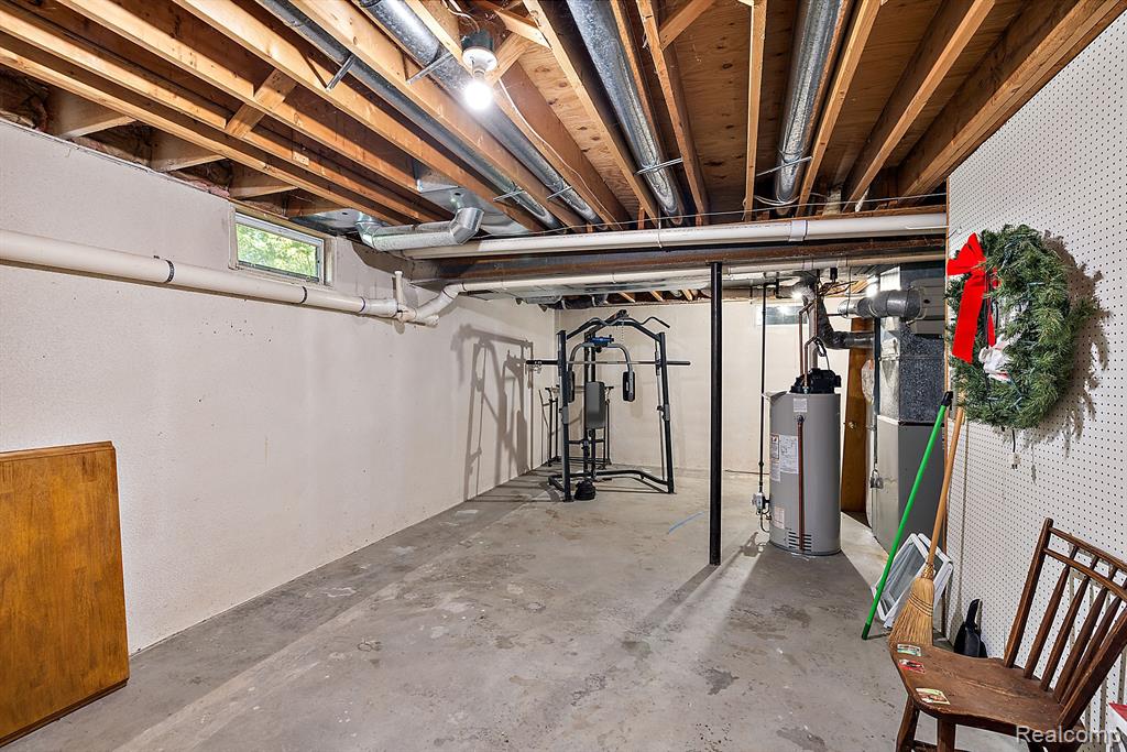 10161 LONGFORD Drive, South Lyon, MI 48178 — Photo 59