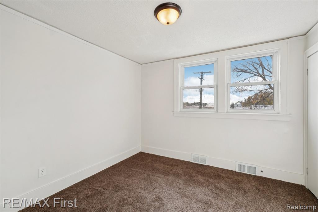 7726 Coolidge, Center Line, MI 48015 — Photo 17