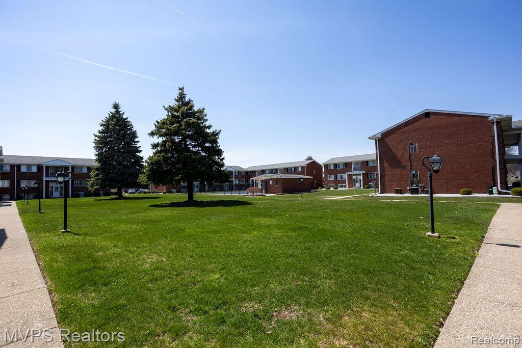 8230 CRESTVIEW Drive, A1, Sterling Heights, MI 48312 — Photo 14