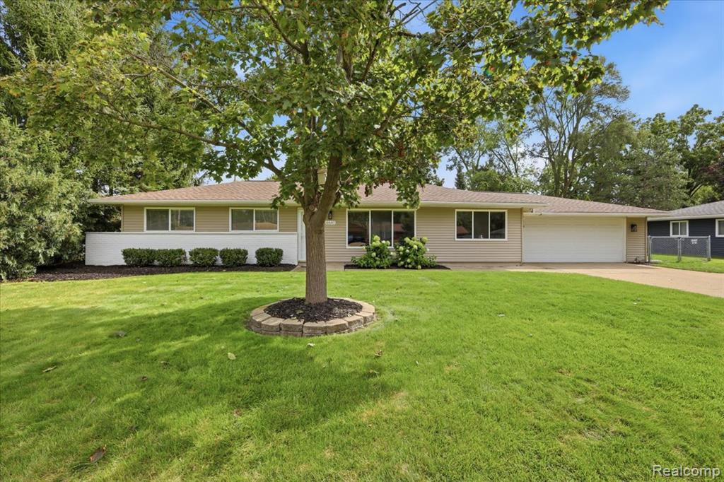 6641 Manson Drive, Waterford, MI 48329