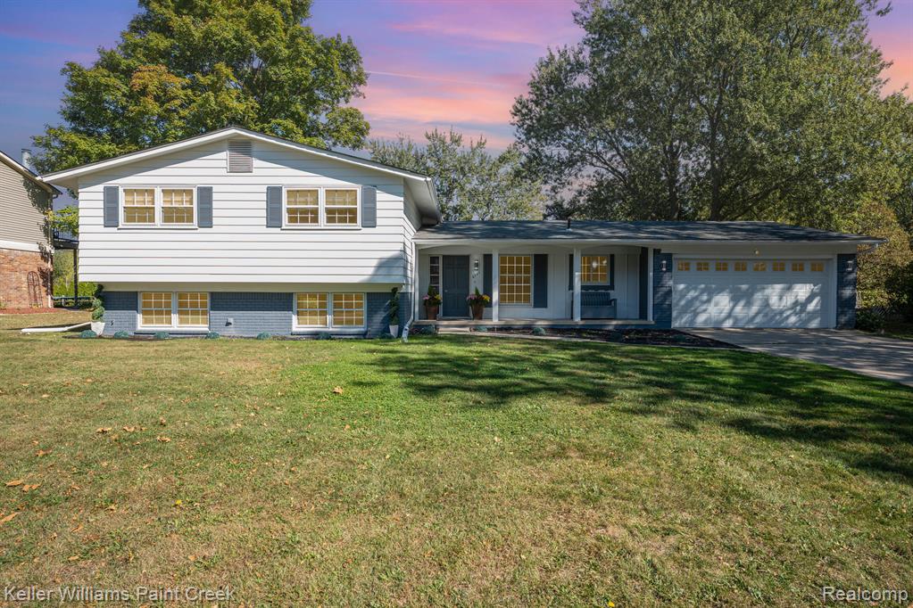 6545 Post Oak Drive, West Bloomfield, MI — front exterior