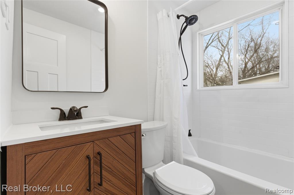 6351 Beth, Brighton, MI 48116 — Photo 12