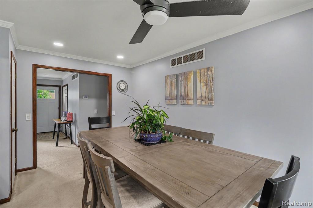 9442 WOODSIDE Trail, Swartz Creek, MI 48473 — Photo 12