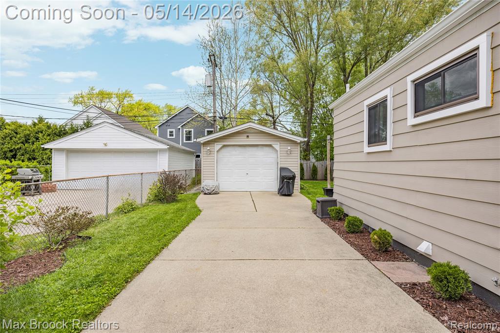 1890 Princeton Road, Berkley, MI 48072 — Photo 31
