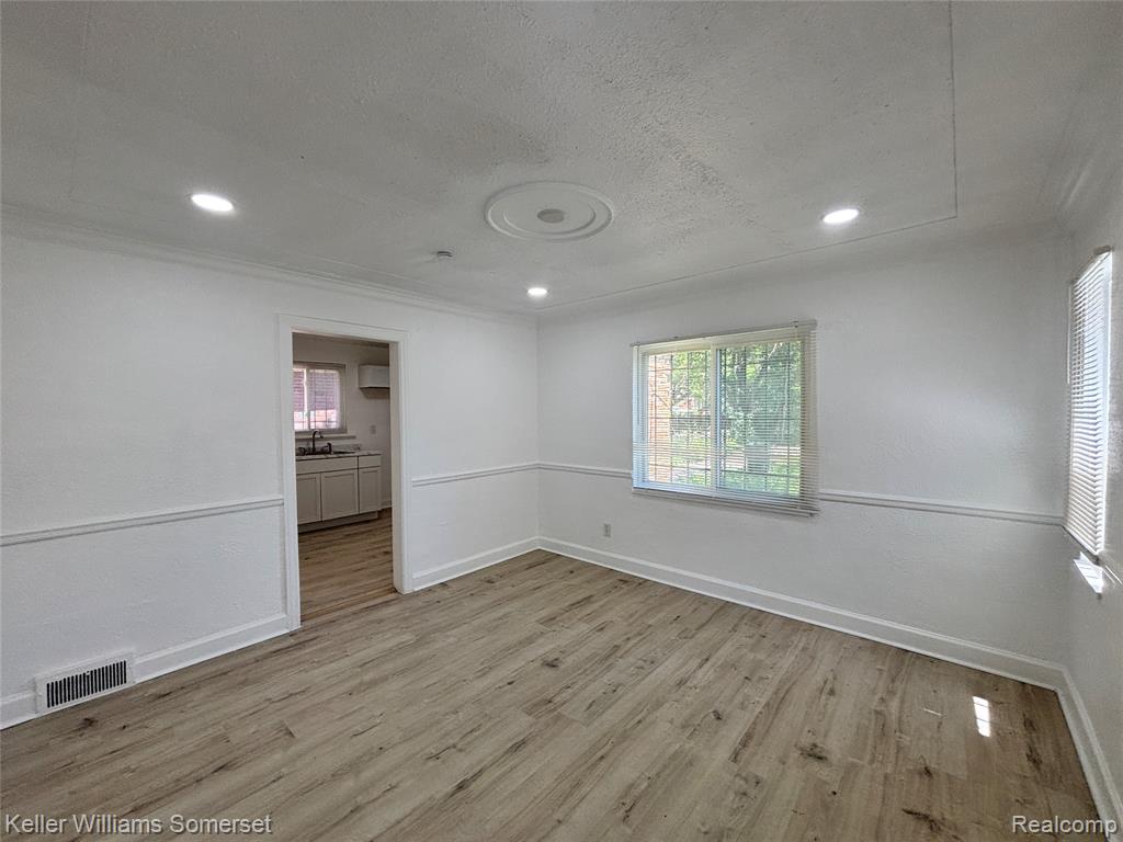 14800 Woodmont Avenue, Detroit, MI 48227 — Photo 7