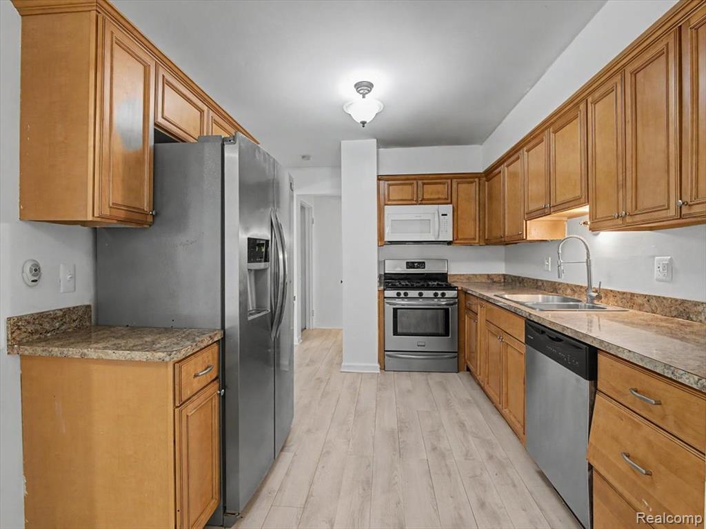 41957 Utica Road, Sterling Heights, MI 48313 — Photo 14