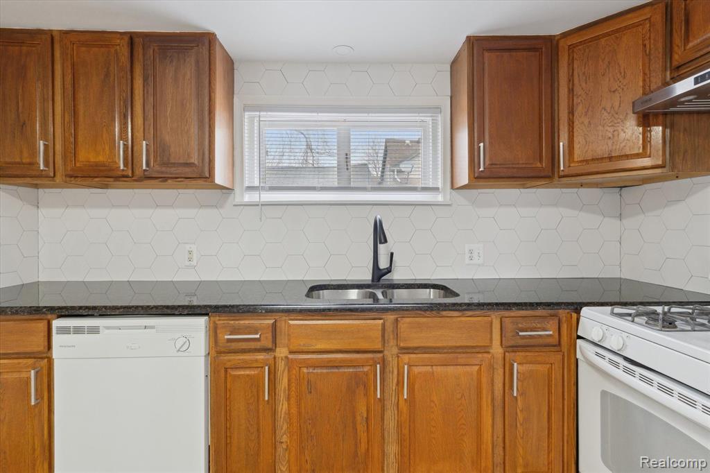 444 S WILLIAM Street, Marine, MI — Photo 8