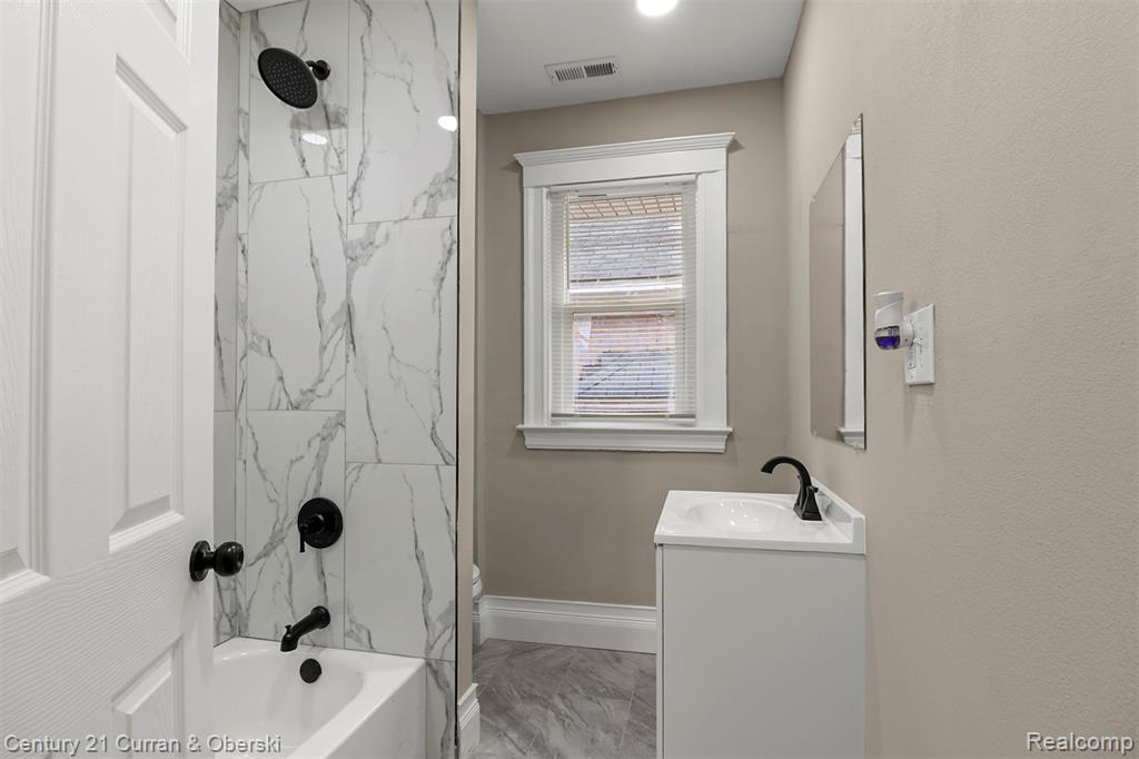 4385 Pacific Street, Detroit, MI 48204 — Photo 14