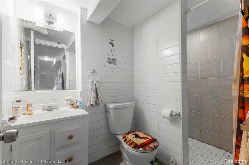 1827 Cleophus Pkwy, Lincoln Park, MI 48146 — Photo 16