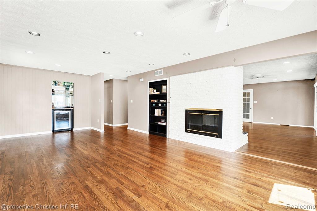 1700 MADDY Lane, Keego Harbor, MI 48320 — Photo 17