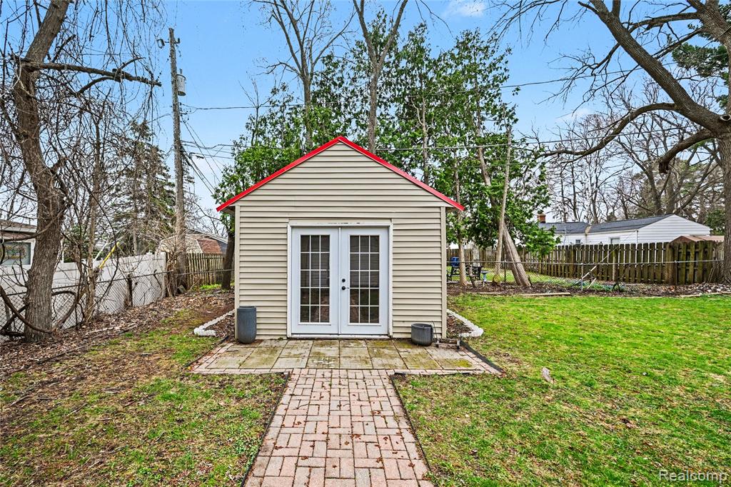 937 Marvell Place, Waterford, MI 48327 — Photo 19