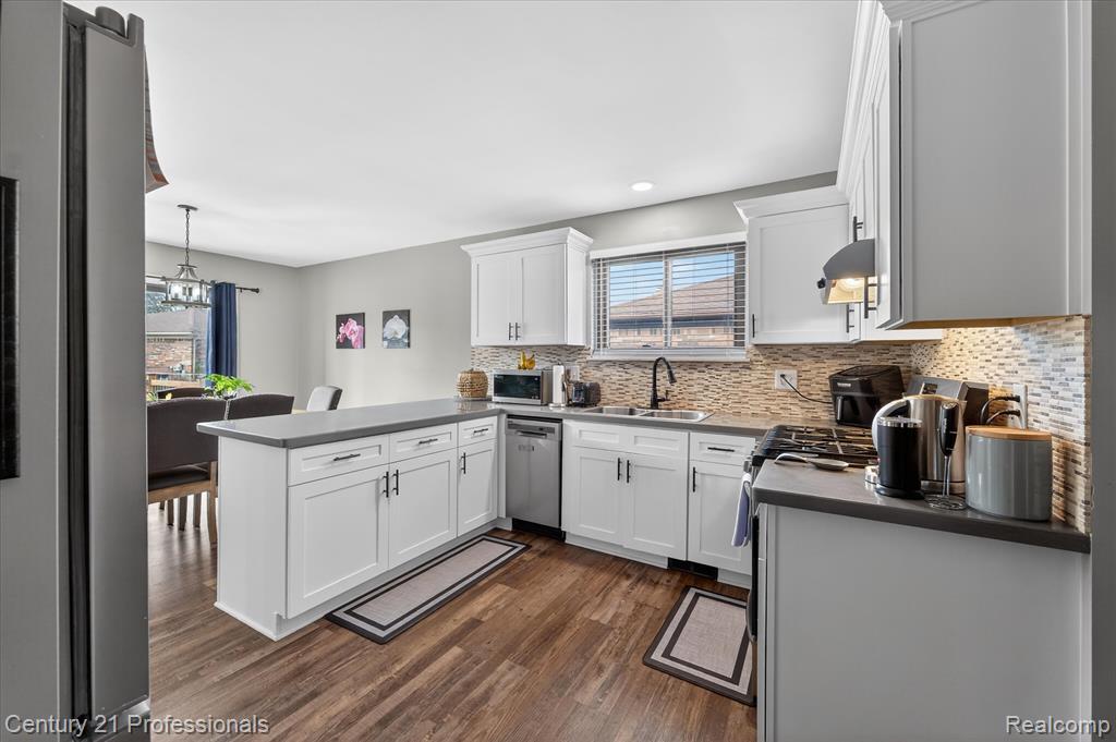 40365 La Grange Drive, Sterling Heights, MI 48313 — Photo 9