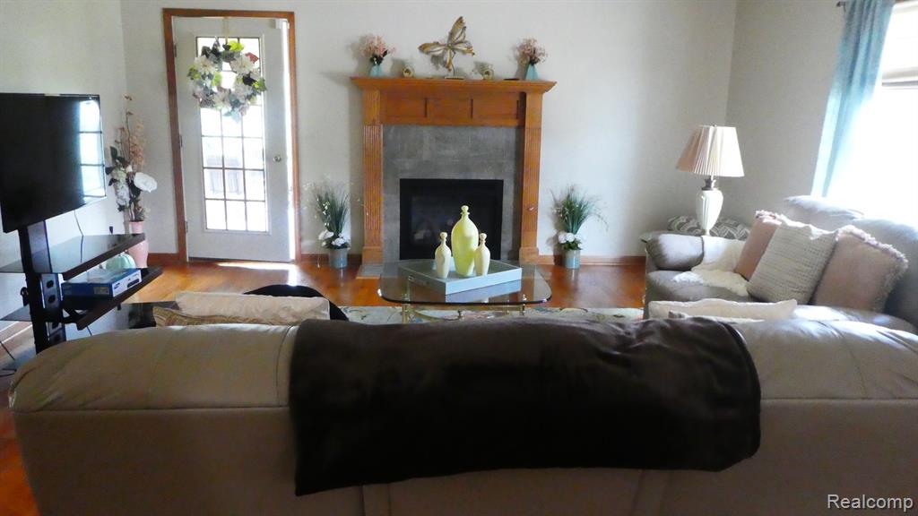 8051 Prestonwood Court, Flushing, MI 48433 — Photo 26