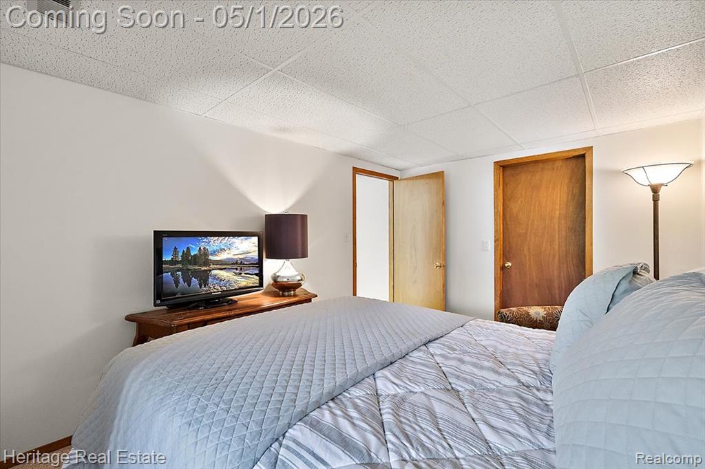 1932 Valley Lane, Lake Orion, MI — Photo 24