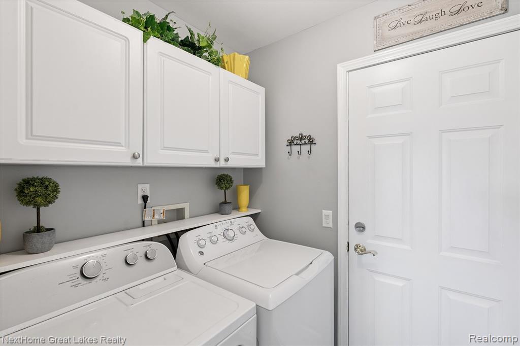4900 Meadow Crest Circle, Holly, MI 48442 — Photo 28