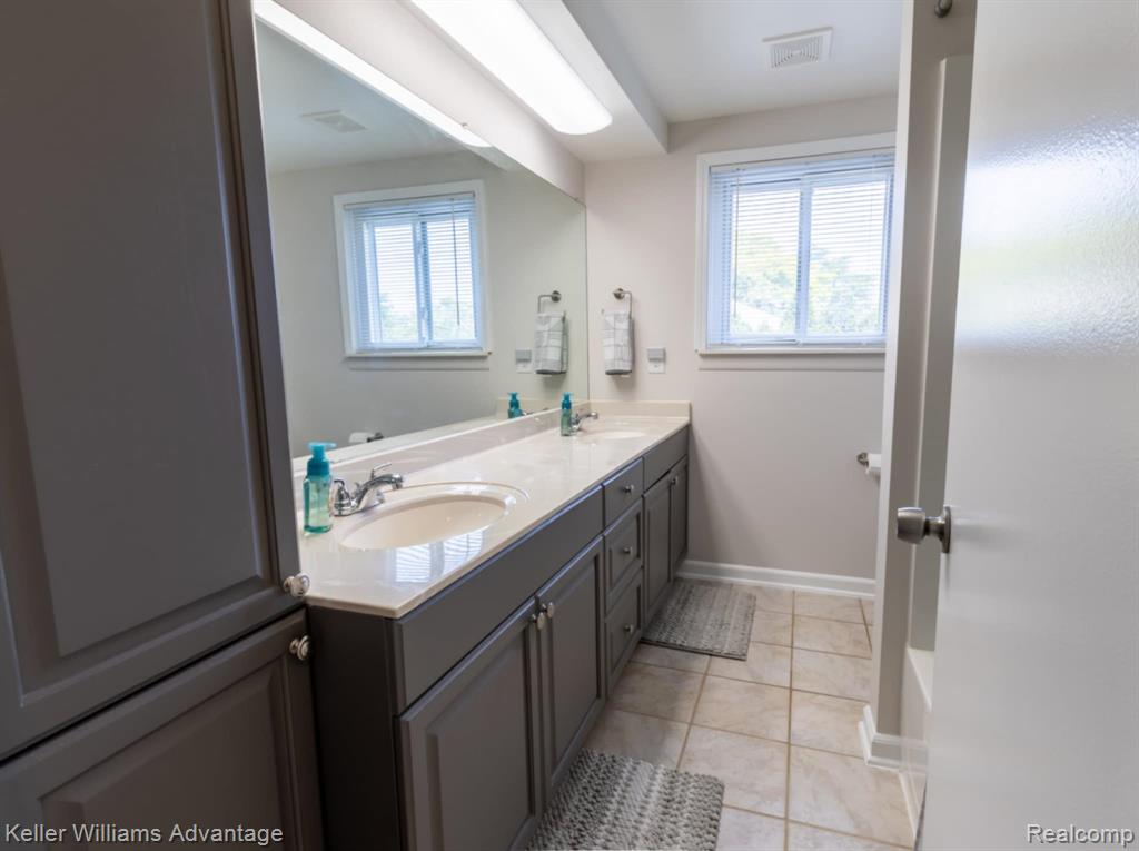 44204 Brandywyne Road, Canton, MI 48187 — Photo 36