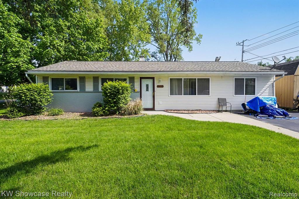 6612 Rowley Drive, Waterford, MI 48329 — front exterior