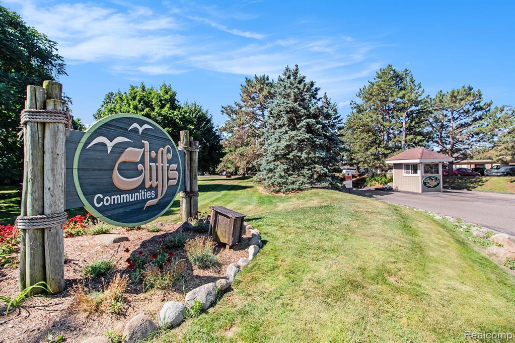 855 Cliffs Drive, 303C, Ypsilanti, MI 48198 — Photo 2