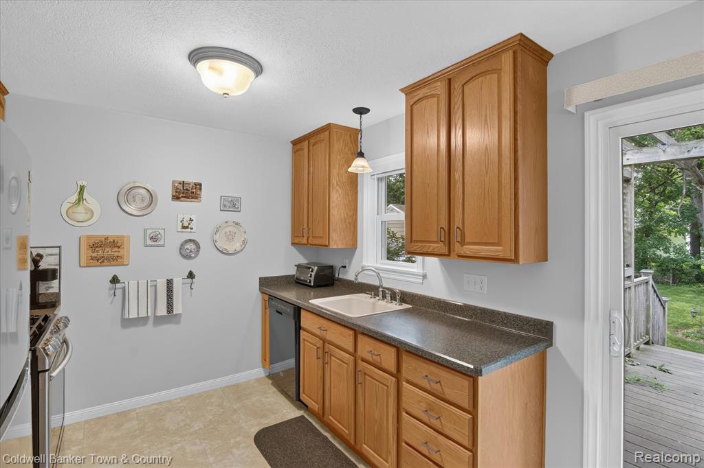 5619 Dogwood Street, Jackson, MI 49201 — Photo 14