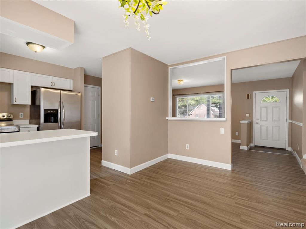 970 Golfview Drive, Lake Orion, MI 48362 — Photo 15