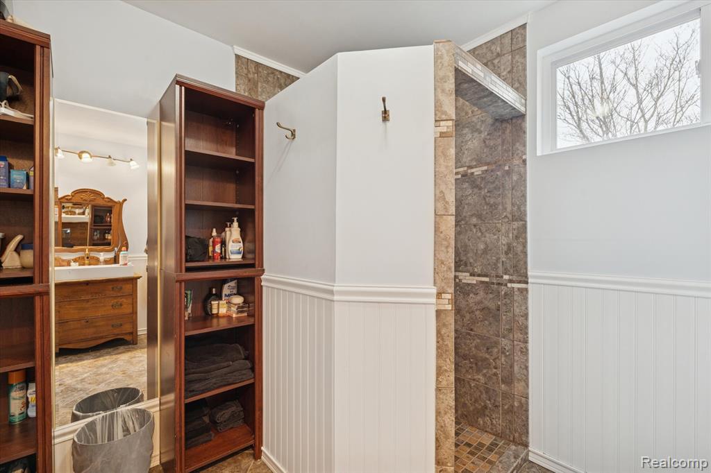 8474 Wesley Drive, Flushing, MI 48433 — Photo 27