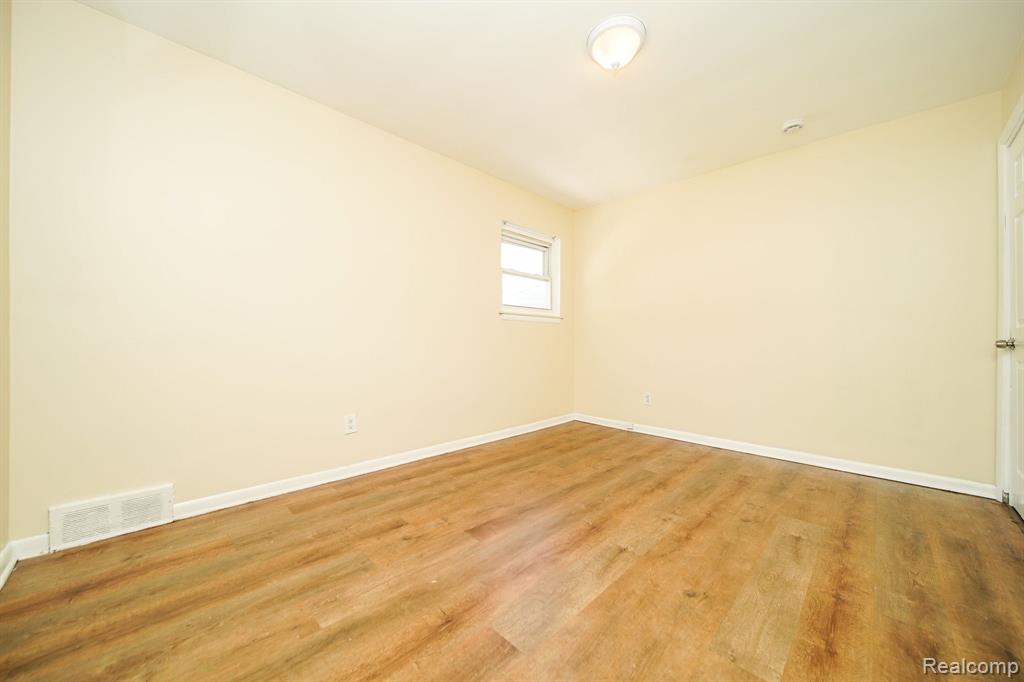 4620 DUDLEY Street, Dearborn Heights, MI 48125 — Photo 30