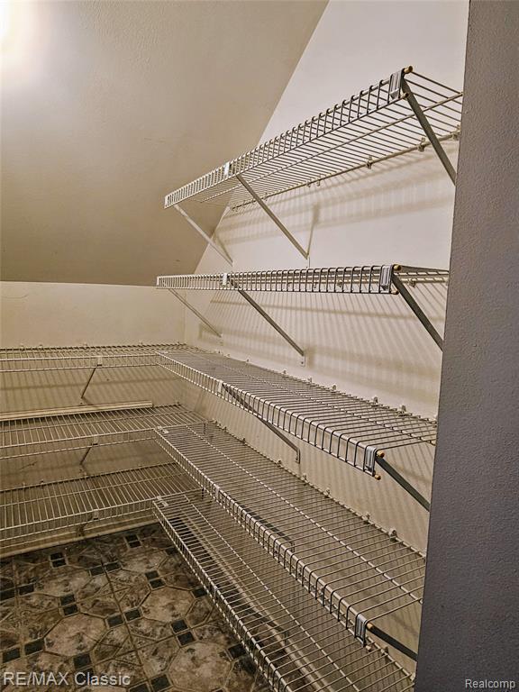 6740 Ridgefield Circle, 103, West Bloomfield, MI — Photo 18