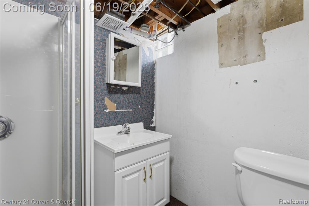 24605 Eton Avenue, Dearborn Heights, MI 48125 — Photo 19