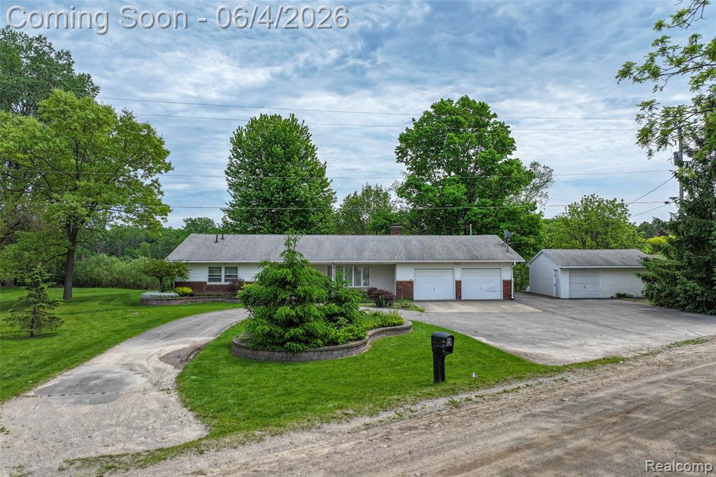 422 East Road, Holly, MI 48442 — Photo 4