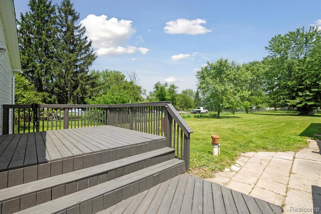 6097 Grove Avenue, Grand Blanc, MI 48439 — Photo 29