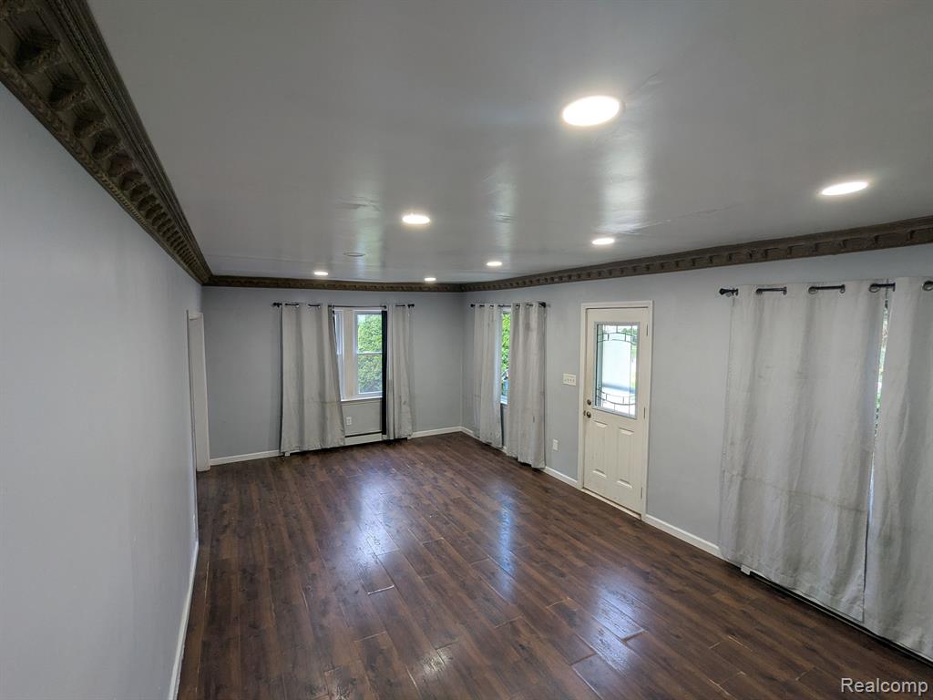 4208 CROISSANT Street, Dearborn Heights, MI 48125 — Photo 3
