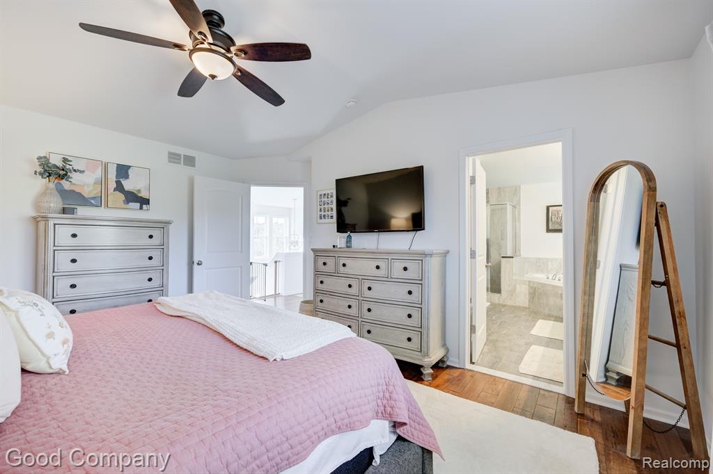 907 RIVERSTONE Court, Milford, MI 48381 — Photo 46