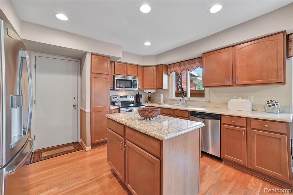 530 WHITEHALL Road, Bloomfield Hills, MI 48304 — Photo 8