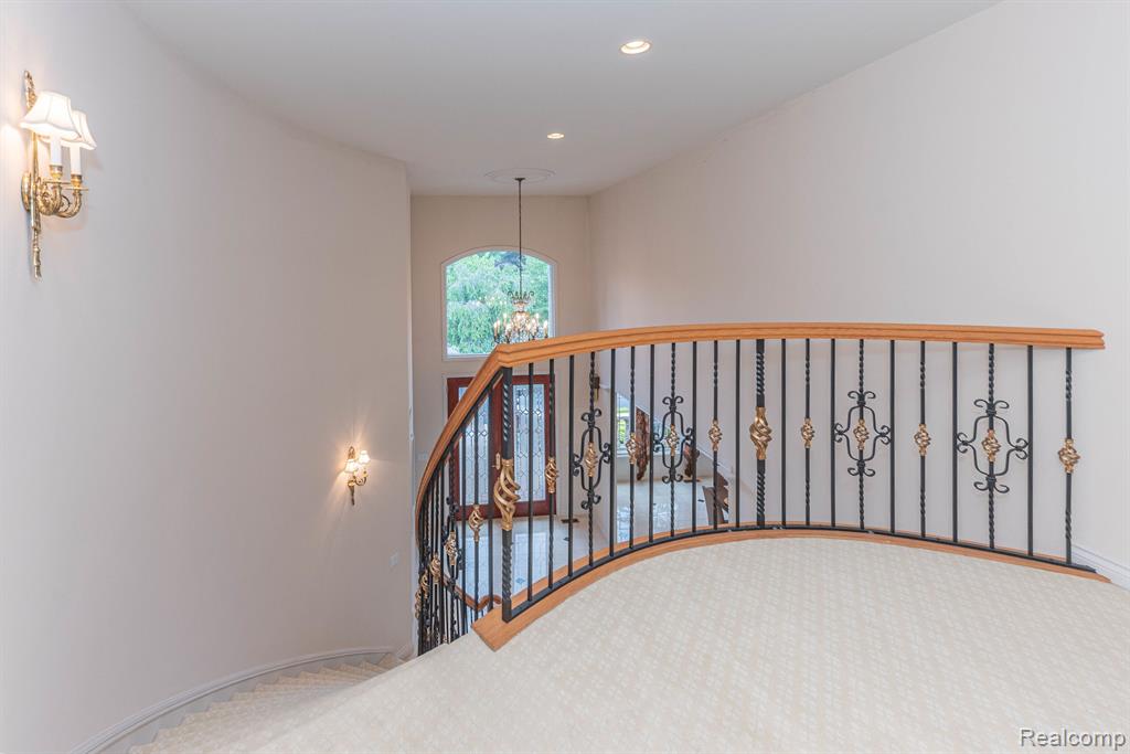 5003 HICKORY POINTE Drive, Orchard Lake Village, MI 48323 — Photo 57