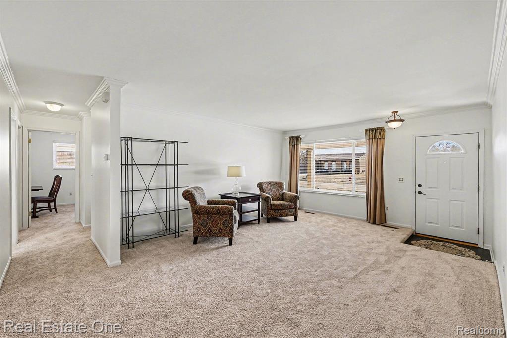 6605 Emerald Lake Drive, Troy, MI 48085 — Photo 9