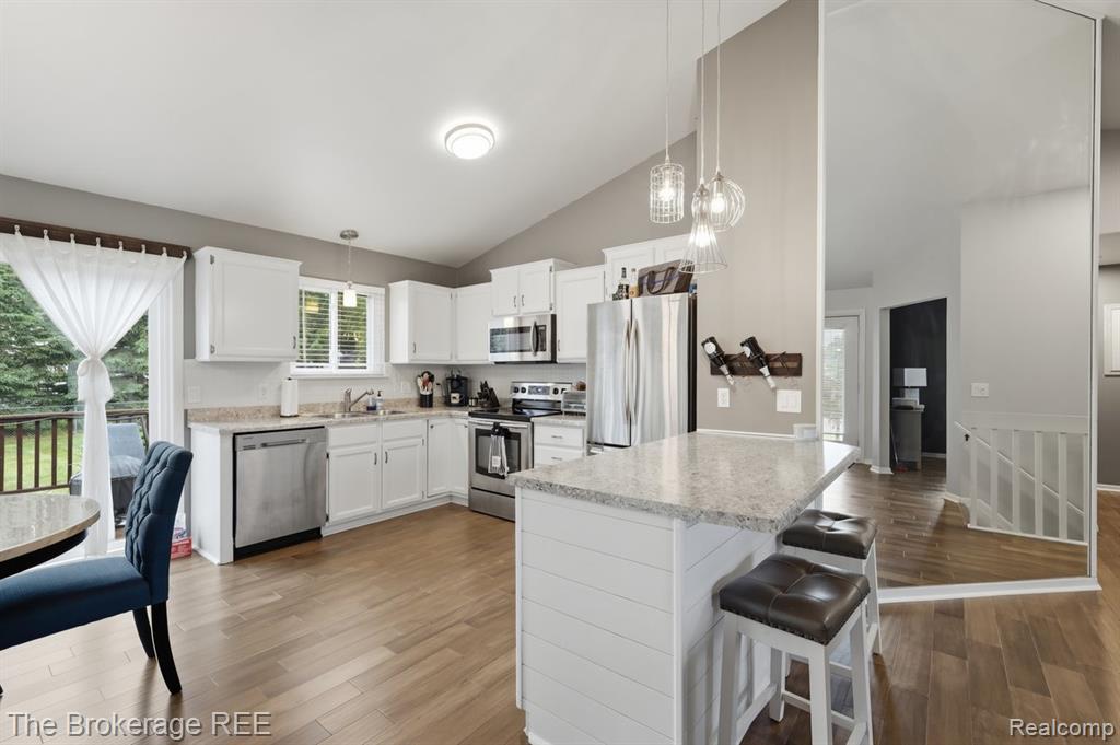 6060 Hearthside Place, Grand Blanc, MI 48439 — Photo 14