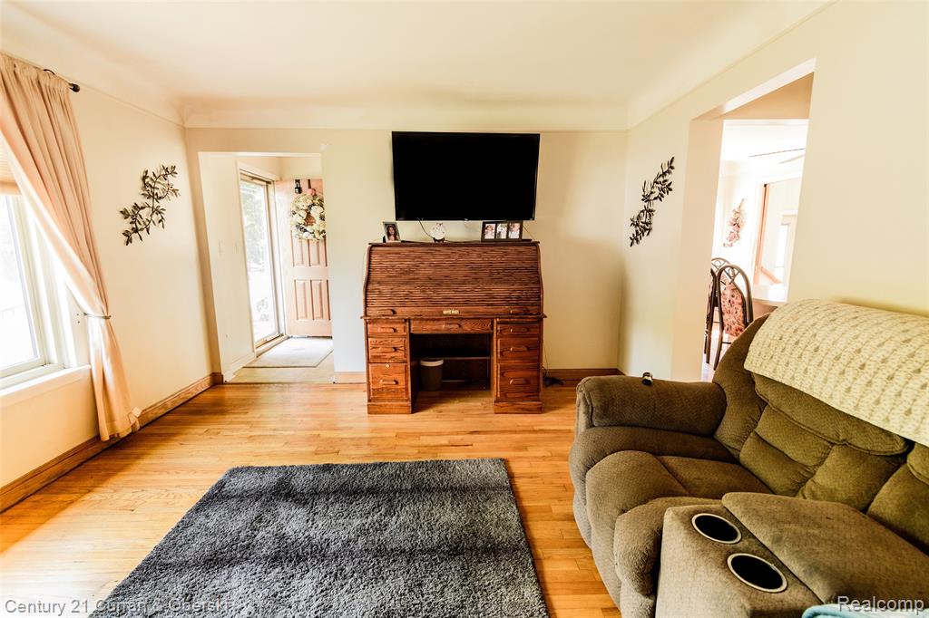 4028 Clippert Street, Dearborn Heights, MI 48125 — Photo 3