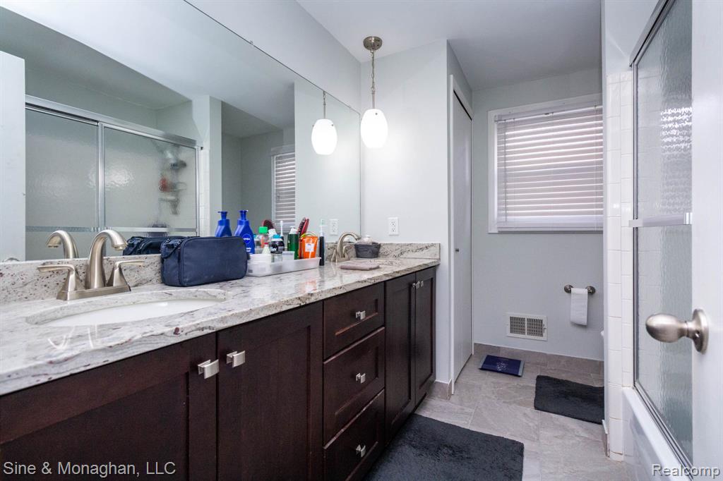 5082 Westmoreland Drive, Troy, MI 48085 — Photo 20