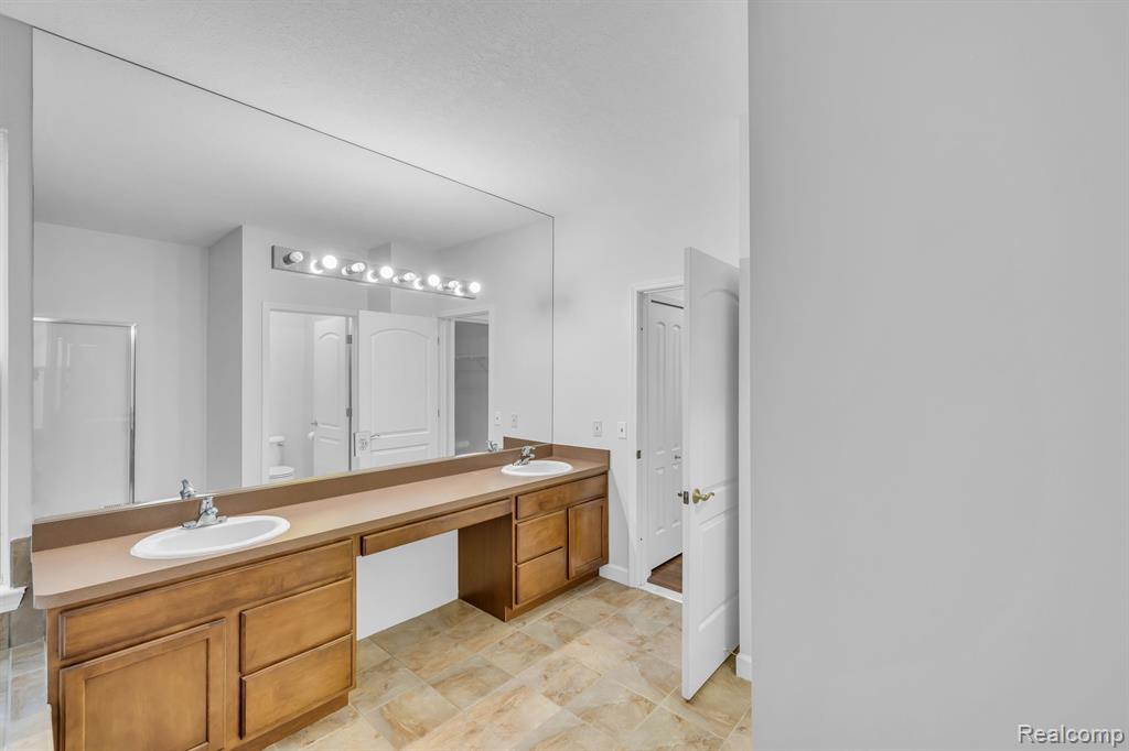 27490 CROMWELL Road, Novi, MI — Photo 19