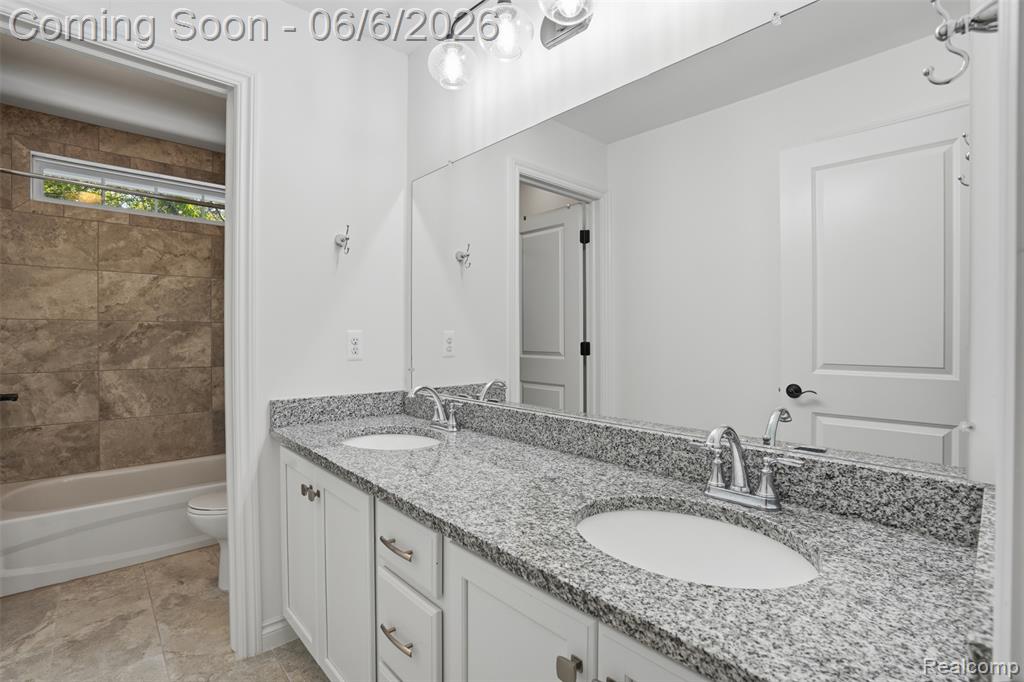 7375 N Mistwood Drive, White Lake, MI 48383 — Photo 37